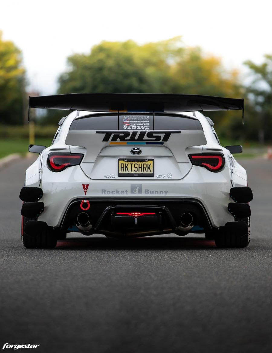  Toyota GT 86 Rocket Bunny 2018 года  (фото 16 из 23)